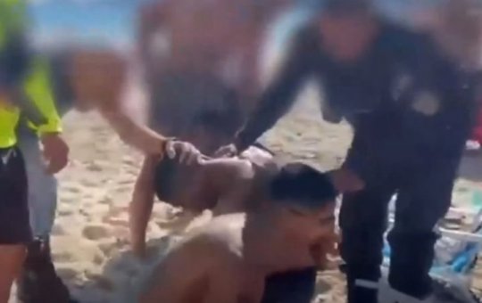 Traficante do CV é preso por policiais em praia do Rio de Janeiro