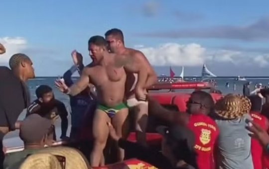  Barraqueiros se mnifestam após caso de agressão contra turistas
