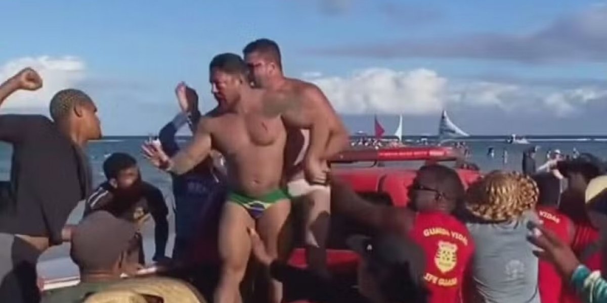  Barraqueiros se mnifestam após caso de agressão contra turistas