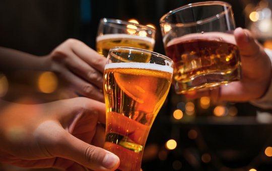 Pacientes em estado grave após intoxicação por metanol são transferidos para Salvador