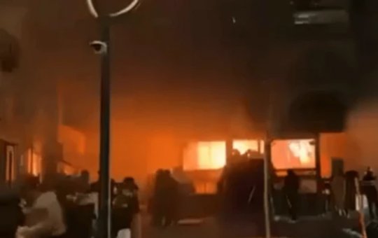 Explosão em festa de ano novo deixa dezenas de mortos e ao menos 100 feridos