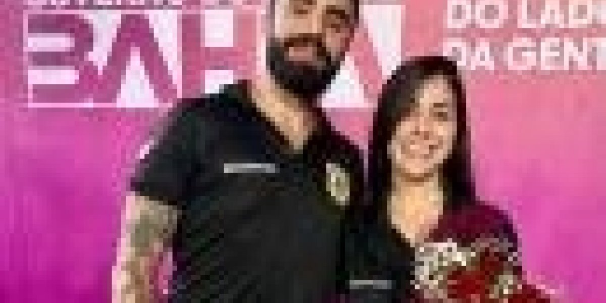 Delegado da Polícia Civil pede investigadora em casamento durante o Festival da Virada em Salvador