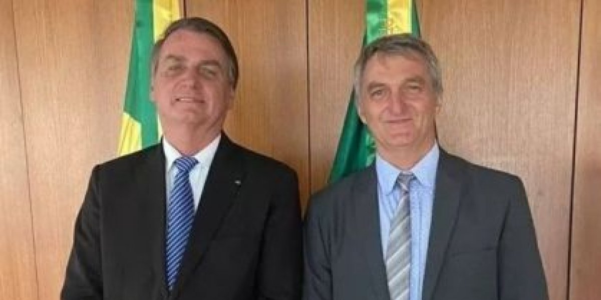 Irmão de Bolsonaro acerta a quadra na Mega da Virada 2025