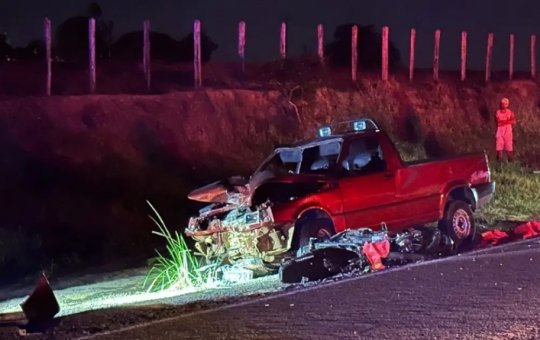 Adolescente de 13 anos morre em acidente após batida entre moto que conduzia e picape no sudoeste baiano