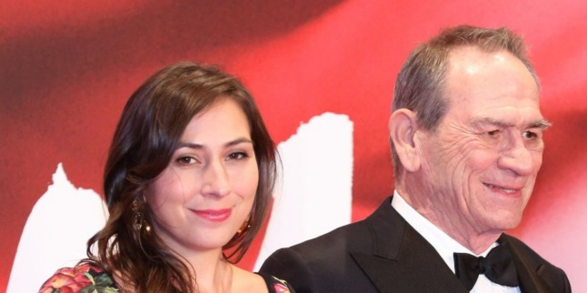 Filha do ator Tommy Jones, de MIB, é encontrada morta em quarto de hotel