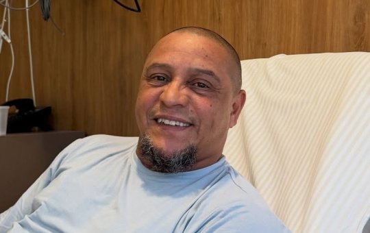Após susto em procedimento no coração, Roberto Carlos recebe alta hospitalar