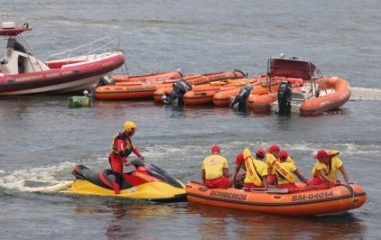 Seis mortes e 289 salvamentos de afogamento são registrados durante Réveillon no Litoral de SP