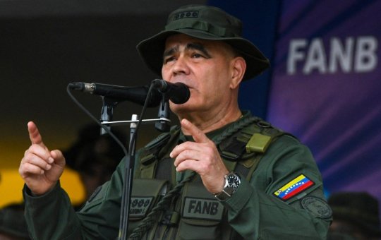 Ministro da Venezuela declara que irá resistir a ataques e à presença dos EUA