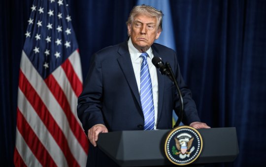 “Maduro e Flores vão ser julgados em Nova York por narcoterrorismo”, diz Donald Trump sobre presidente da Venezuela e sua esposa após operação