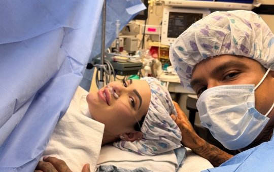 Nasce o filho de Emily Garcia e Victor Igoh nos Estados Unidos