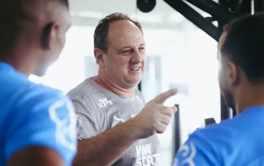 Retorno! Bahia divulga imagens de reapresentação do elenco