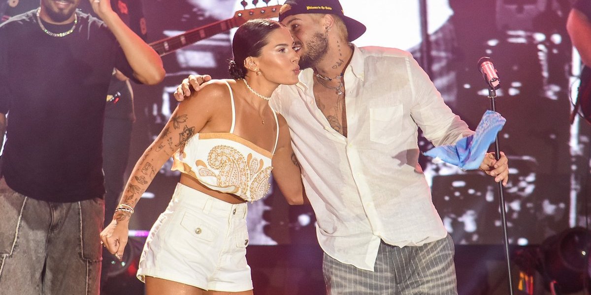 Em show no cruzeiro e com beijo no rosto, Ana Castela nega reconciliação com Zé Felipe: "Não voltei"