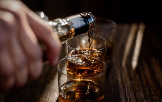 Homem é preso em Feira de Santana suspeito de vender bebidas adulteradas com metanol