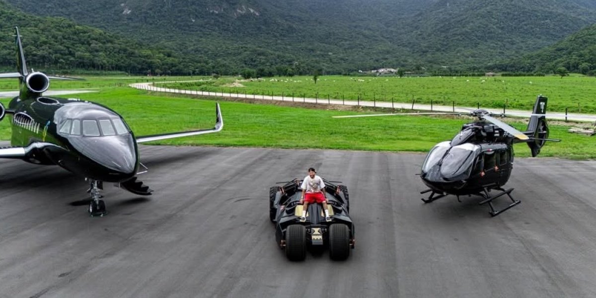 Ostentação: Neymar mostra Batmóvel, jatinho e helicóptero em nova postagem