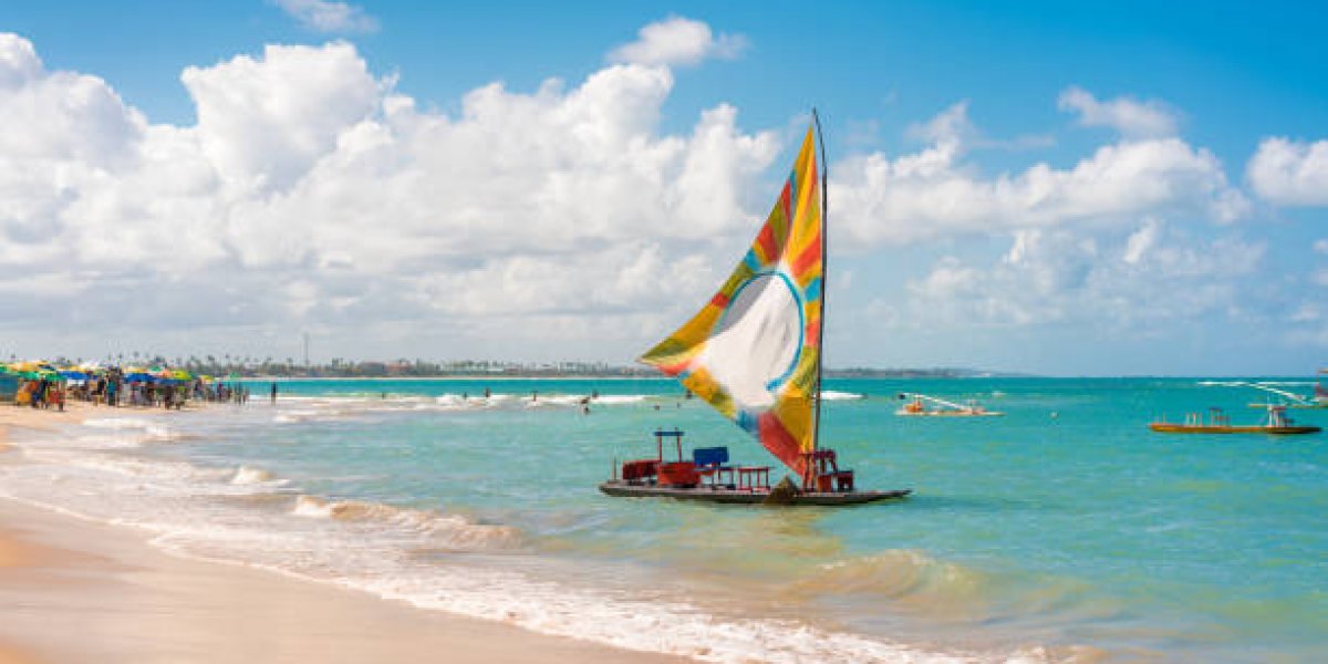Depois de agressão a turistas, prefeitura suspende cobranças de barracas em praia de Porto de Galinhas