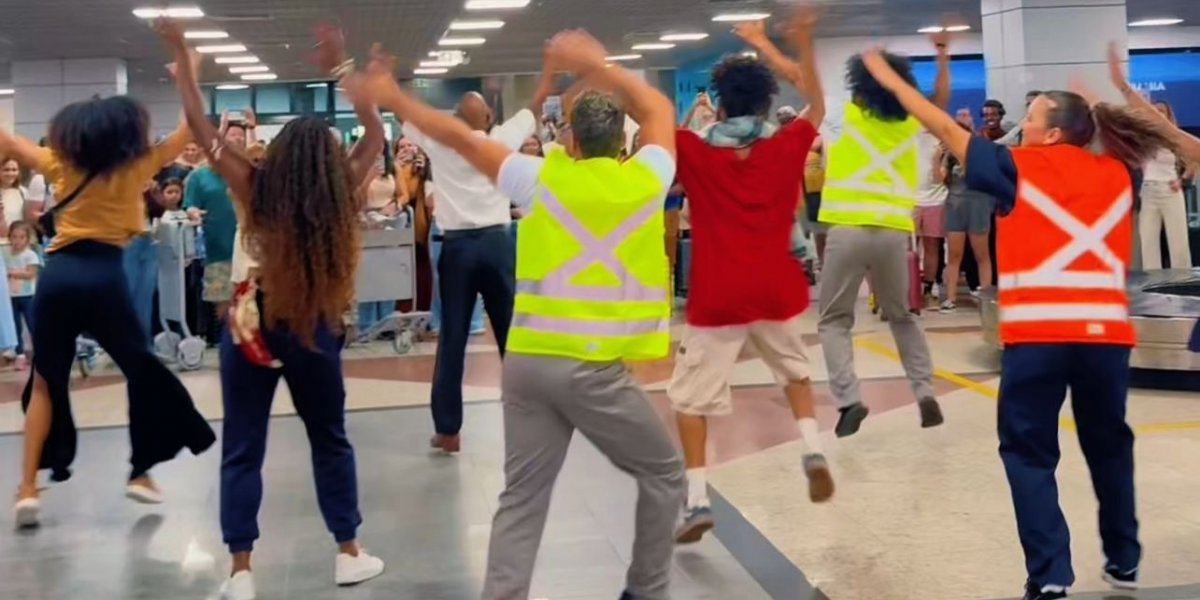 Chegada a Salvador tem clima de Carnaval e recepção musical no aeroporto