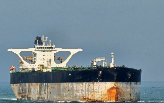 EUA prendem petroleiro ligado à Venezuela no Atlântico após rastreamento da embarcação