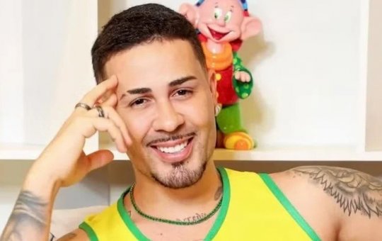 Carlinhos Maia freta avião comercial após vidente prever possível acidente aéreo