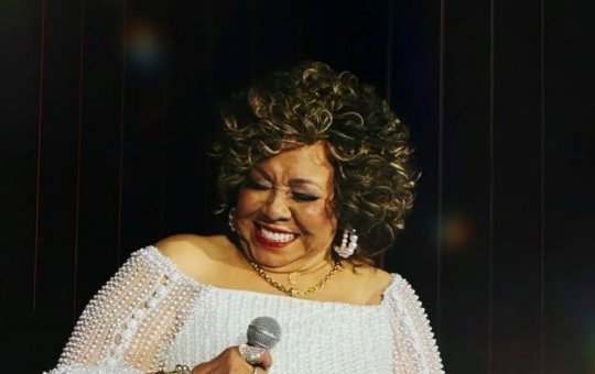 Cantora Alcione tem carro roubado na zona norte do Rio de Janeiro