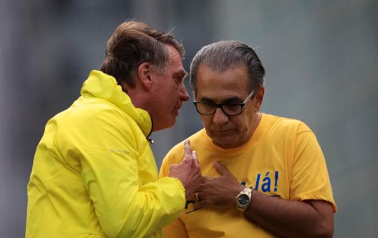 Defesa de Bolsonaro pede assistência religiosa ao STF e deixa Malafaia de fora
