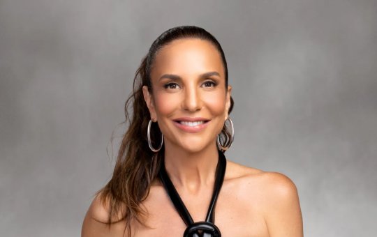 Ivete Sangalo anuncia data de lançamento de 'Vampirinha'