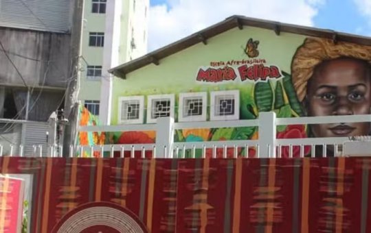 Escola Afro-Brasileira em Salvador reverte fechamento após receber doação e ganha novo destino