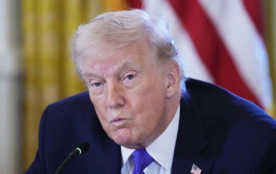 Trump volta a ameaçar Cuba e fala em bloqueio total de petróleo e recursos da Venezuela