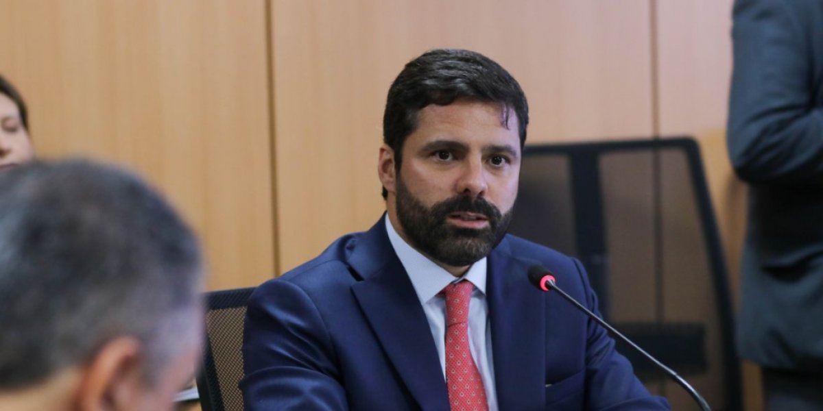 Lula nomeia baiano para o cargo de ministro interino da Justiça