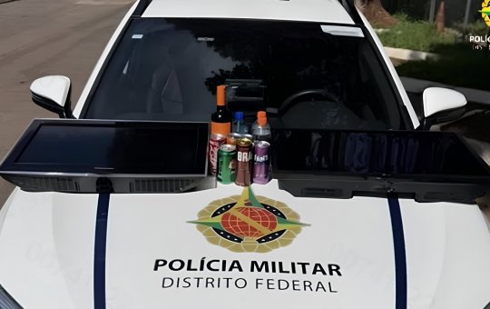 Homem e mulher acabam presos após furto de televisão e produtos de motel