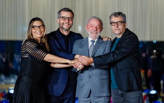 Lula liga para Wagner Moura e o parabeniza pelo Globo de Ouro: "Orgulho do Brasil"