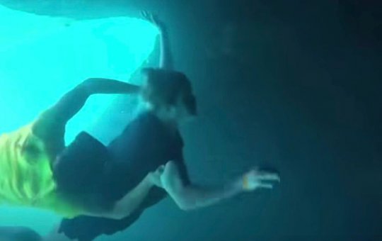 Método de exploração para conhecer caverna subaquática chama a atenção na internet