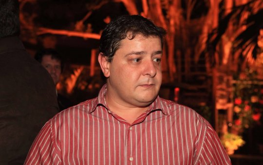 Investigado pela Polícia Federal, Lulinha deve sair do país e retornar para a Europa