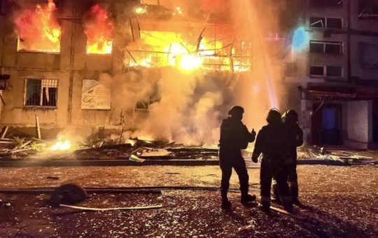 Maior ataque da Rússia contra a Ucrânia deixa quatro mortos e prejudica a energia da cidade