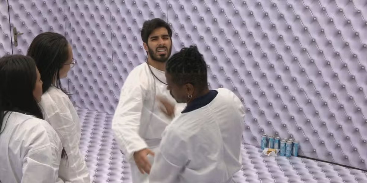 Ricardinho aperta o botão e desiste do Quarto Branco no BBB 26