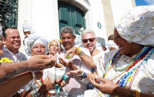 Na Lavagem do Senhor do Bonfim, Jerônimo exalta fé na Bahia e aponta trabalho da SSP na festa