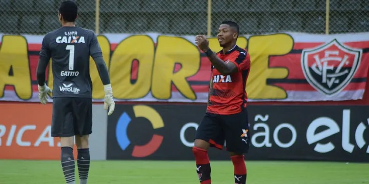 Ex-atleta do Vitória publica foto com Renato Kayzer e torcida especula possível chegada