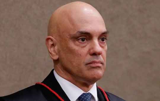 Moraes afirma que Bolsonaro tem privilégios por ser ex-presidente, mas que prisão não é 'colônia de férias'