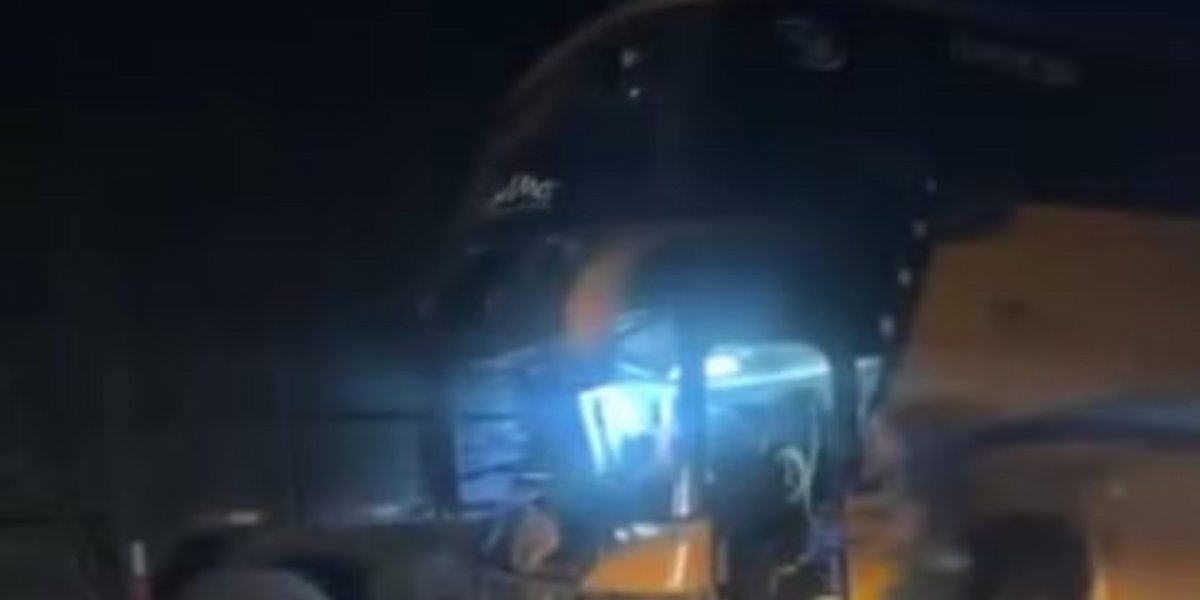 Ônibus do Águia de Marabá que retornava da Copinha colide com caminhão e deixa uma pessoa morta