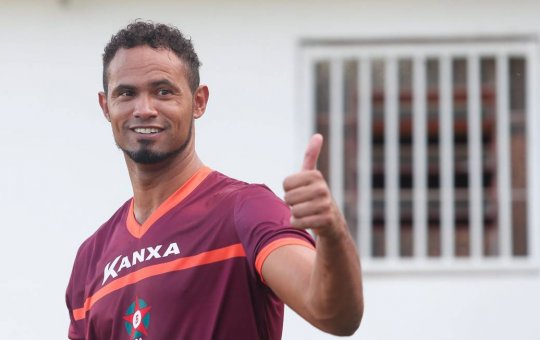 Goleiro Bruno dá sua versão por não ir ao encontro do filho: "Armadilha"