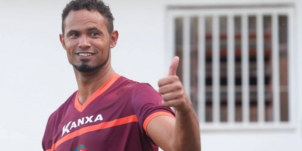 Goleiro Bruno dá sua versão por não ir ao encontro do filho: "Armadilha"