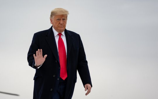 Trump ameaça taxar países que são contra plano de anexar Groenlândia 