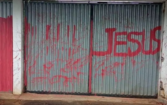 ‘Jesus’ e ‘assassinos’: terreiro de Candomblé em Salvador é alvo de pichação