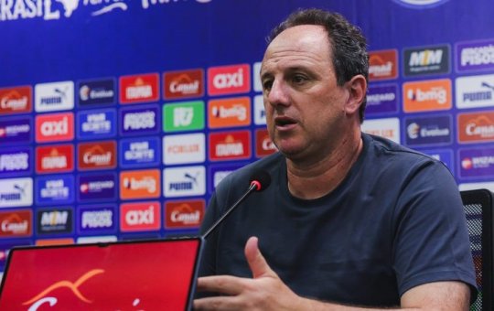 Mesmo goleando na estreia do time principal, Ceni cobra jogadores: "Ainda deixa a desejar"