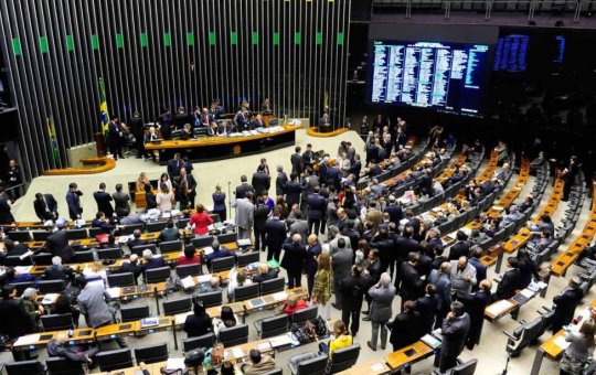 Congresso pode votar fim da escala 6x1 ainda neste semestre, diz ministro