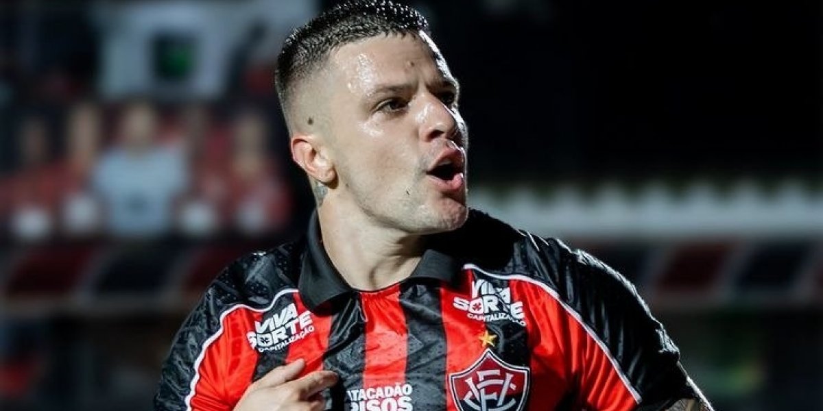  Vitória estreia time titular e vence a primeira partida na temporada