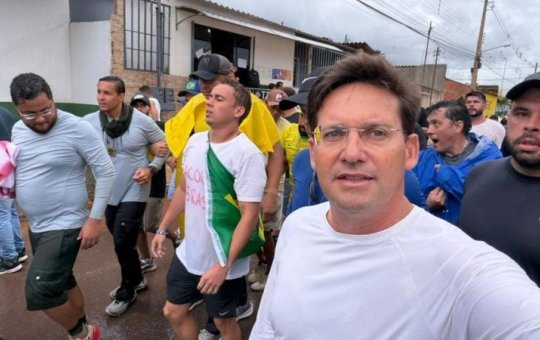 João Roma participa de caminhada ao lado de Nikolas Ferreira em defesa de Bolsonaro