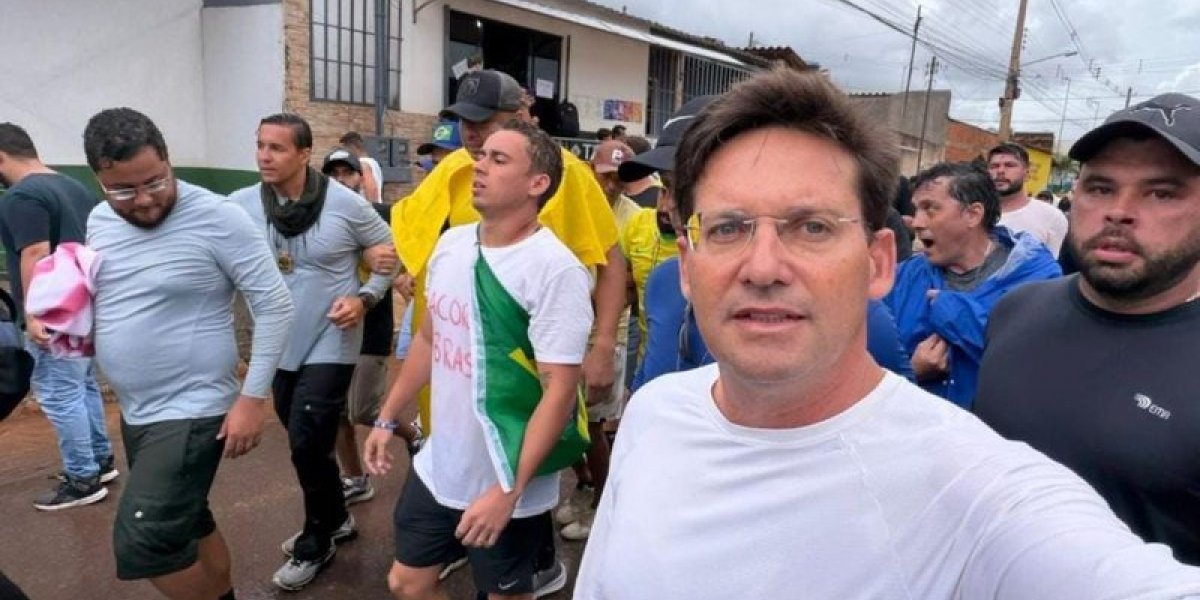 João Roma participa de caminhada ao lado de Nikolas Ferreira em defesa de Bolsonaro