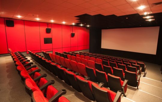 Nova lei obriga cinemas de Salvador a iniciar filmes exatamente no horário divulgado