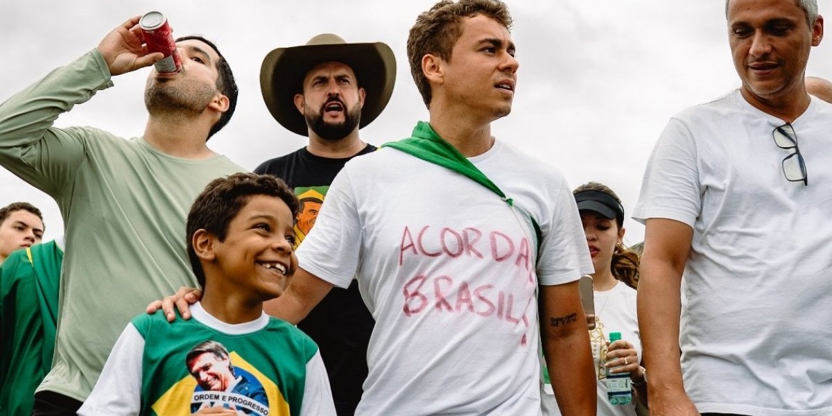 Nikolas Ferreira relata dores no pé e manda recado: 'a dor de não fazer nada seria maior'