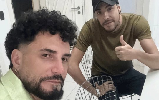 Latino interna filho em clínica de reabilitação contra dependência química